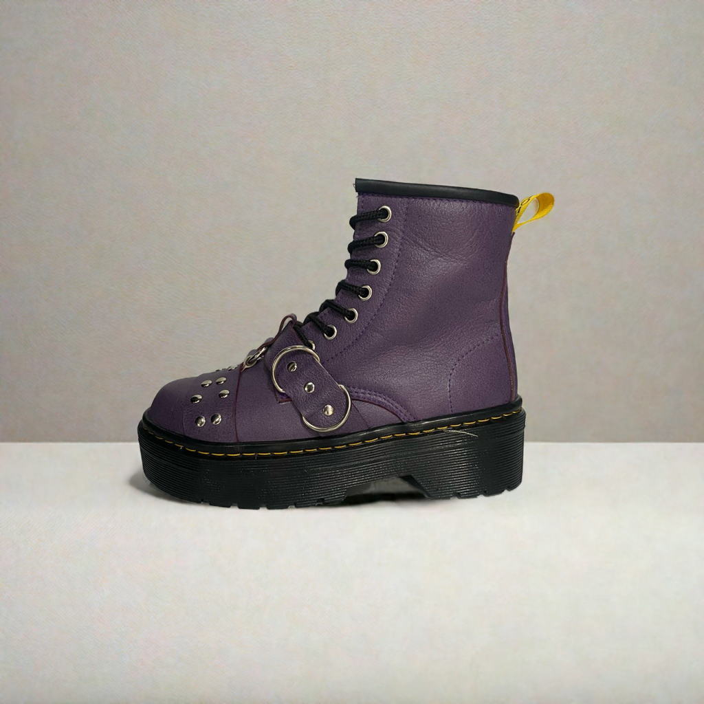Botas en cuero moradas