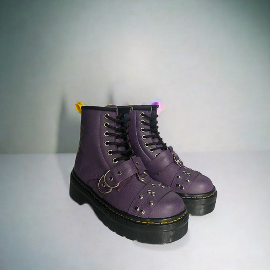 Botas en cuero moradas